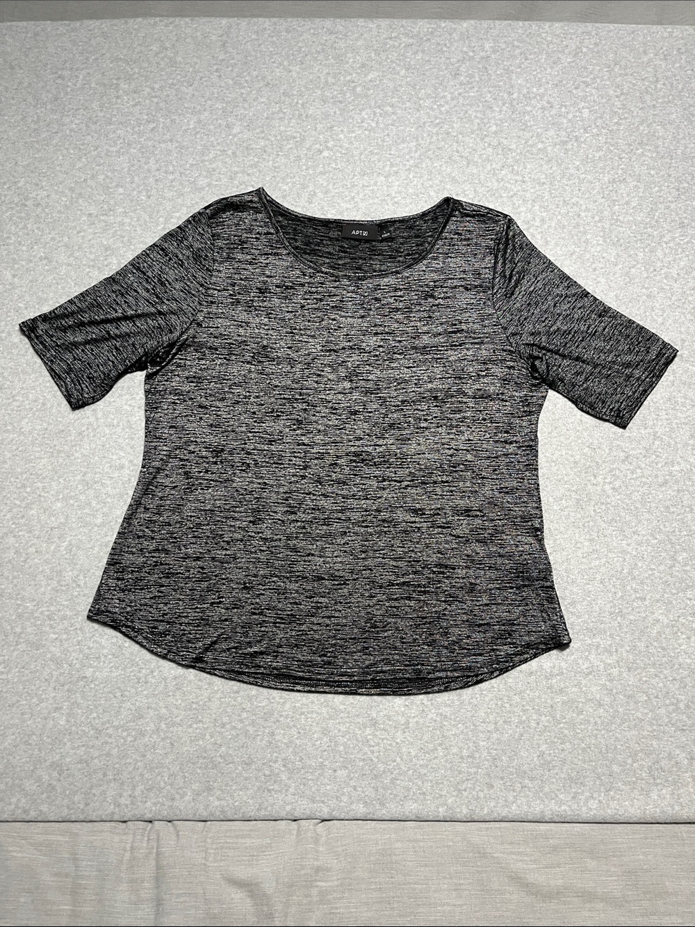 Apt. 9 rayon 1/2 length sleeve shirt in silver & black L